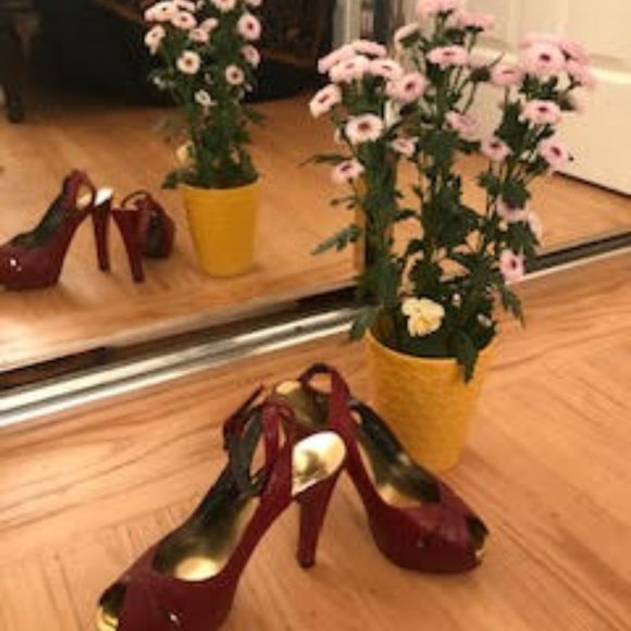 Stuart Weitzman platform heels with ankle straps - Picture 6 of 10